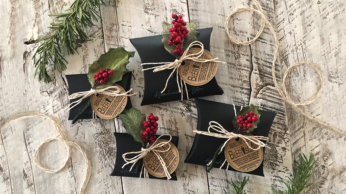 DIY How to make a gift box from craft paper - Black Paper